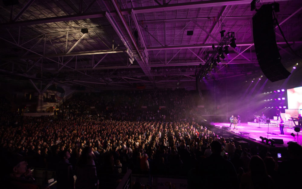 Chris Young On Stage